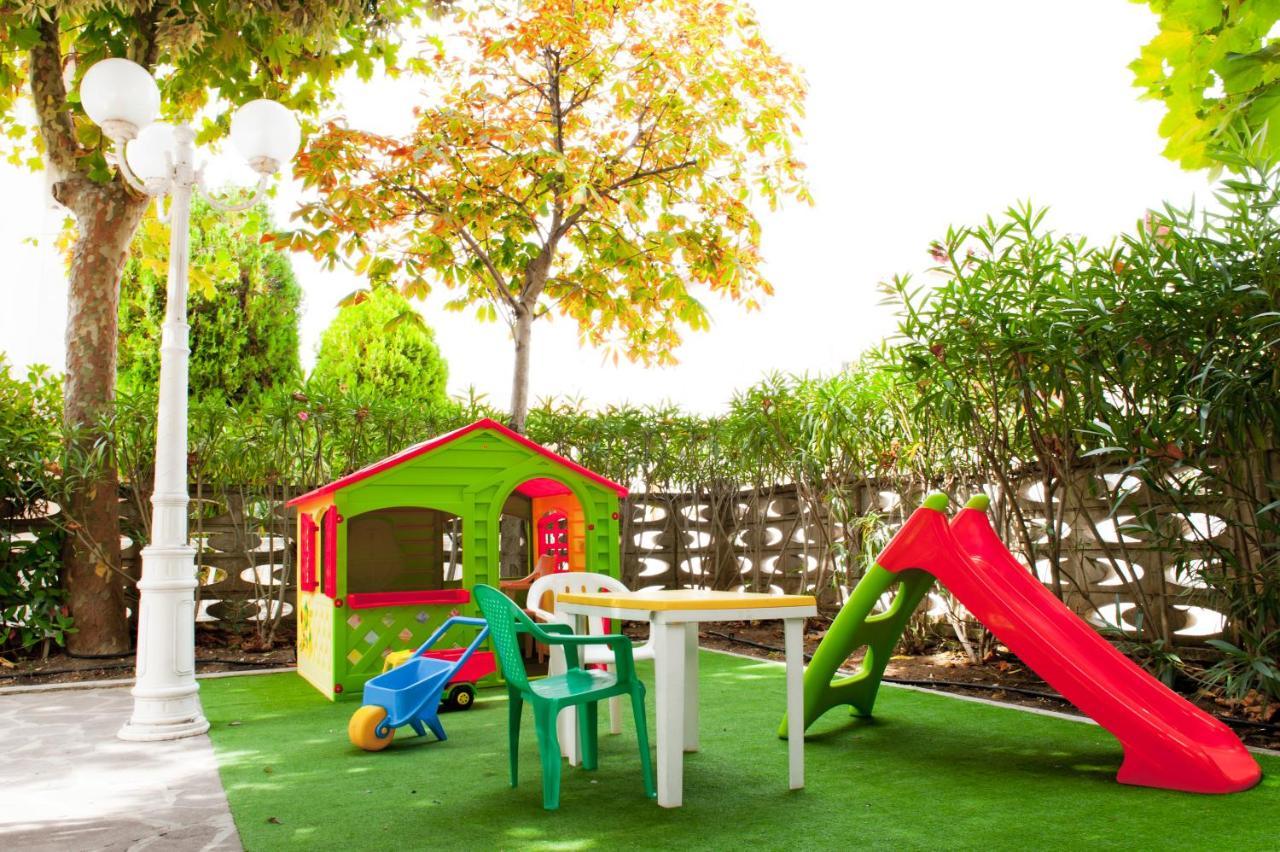 Hotel Garden B&B Маротта Екстер'єр фото